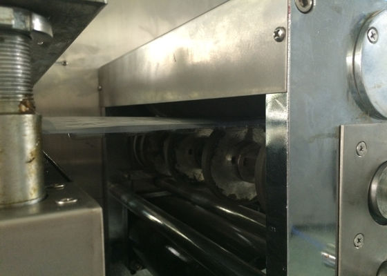 पैकिंग सामग्री एल्यूमिनियम फार्मेसी ब्लिस्टर पैकेजिंग मशीन पीआरसी प्रणाली बचाया